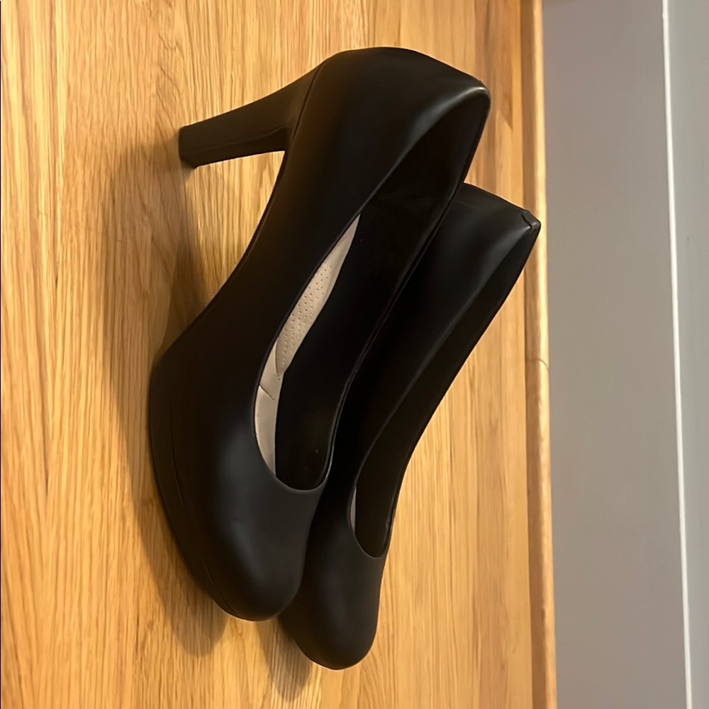 Collection by Clarks Black Stiletto Heels with Pointed Toe